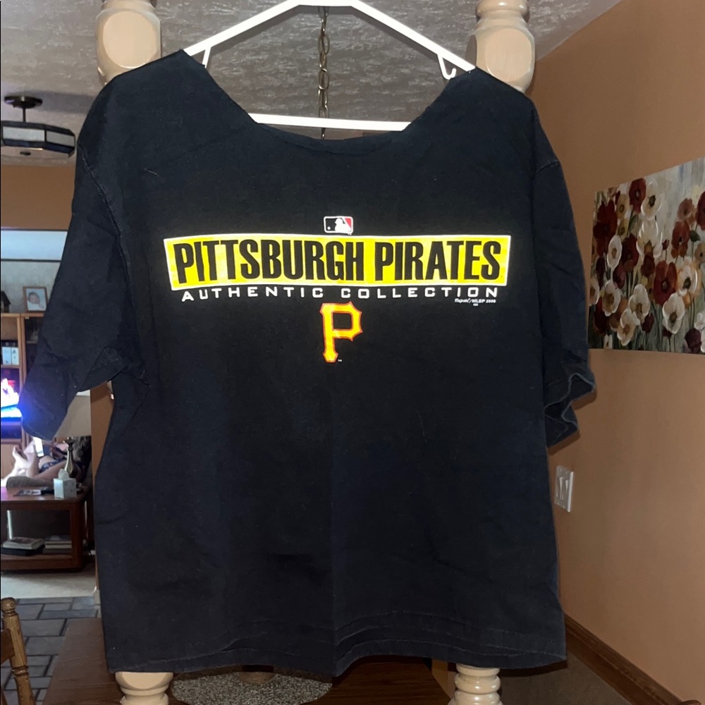 Pittsburgh Pirates Black Graphic Tee